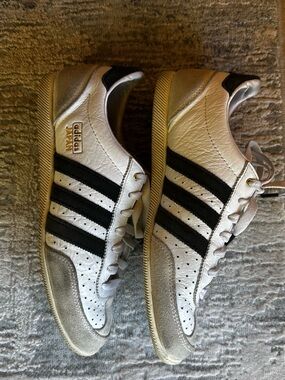 adidas tokyo womens sneakers 7.5 navy white